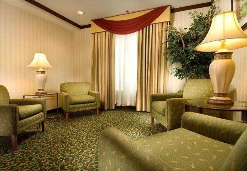 Fairfield Inn & Suites By Marriott Marshall Interior photo