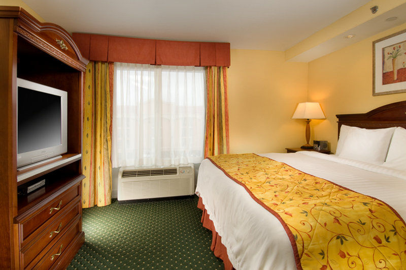 Fairfield Inn & Suites By Marriott Marshall Room photo