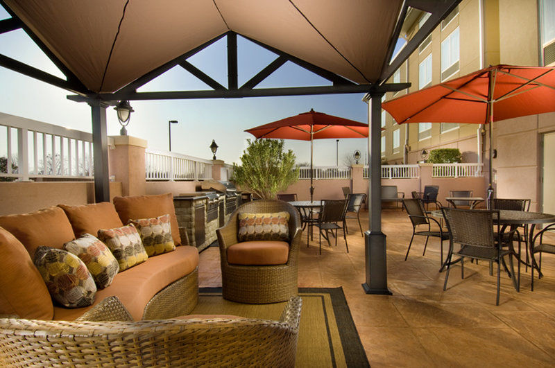Fairfield Inn & Suites By Marriott Marshall Restaurant photo
